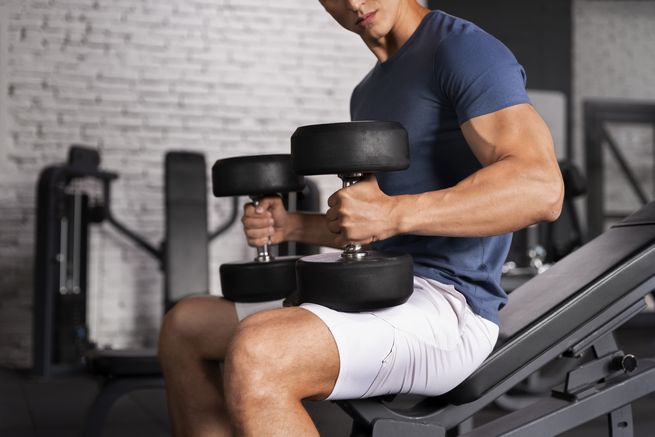 

<article>” title=”</p>
<article>” style=”margin:5px;” /></div>
<h2>Wie können Steroide Ihre Kraftleistung steigern?</h2>
<p>Durch die Einnahme von Steroiden kann die Proteinsynthese im Körper beschleunigt werden, was zu einem schnelleren Muskelaufbau führt. Darüber hinaus können Steroide die Fettverbrennung erhöhen und die Muskelregeneration nach dem Training verbessern. Dies kann dazu beitragen, dass Sportler schneller stärker werden und ihre Leistung steigern.</p>
<h2>Die Risiken der Verwendung von Steroiden im Sport</h2>
<p>Obwohl Steroide Athleten dabei helfen können, ihre Kraftleistung zu steigern, sind sie nicht ohne Risiken. Zu den möglichen Nebenwirkungen gehören Leberschäden, Herzprobleme, hormonelle Störungen und psychologische Auswirkungen wie Aggressivität und Depression. Darüber hinaus kann der Missbrauch von Steroiden zu schwerwiegenden Gesundheitsproblemen führen.</p>
<h2>Legale Alternativen zu Steroiden</h2>
<p>Um die Risiken der Verwendung von illegalen Steroiden zu vermeiden, entscheiden sich viele Athleten für <strong>legale Alternativen</strong>, die auf natürlichen Inhaltsstoffen basieren und keine schädlichen Nebenwirkungen haben. Diese legalen Nahrungsergänzungsmittel können dabei helfen, die Kraftleistung zu steigern, die Ausdauer zu verbessern und die Regeneration zu beschleunigen.</p>
<h3>Vorsichtsmaßnahmen bei der Verwendung von Steroiden</h3>
<ul>
<li>Konsultieren Sie immer einen Arzt, bevor Sie mit der Einnahme von Steroiden beginnen.</li>
<li>Befolgen Sie die empfohlenen Dosierungen und Anwendungsrichtlinien.</li>
<li>Überwachen Sie Ihre Gesundheit regelmäßig und brechen Sie die Einnahme von Steroiden ab, wenn unerwünschte Nebenwirkungen auftreten.</li>
</ul>
<p>Wenn Sie auf der Suche nach einem vertrauenswürdigen Online-Sportapothekengeschäft sind, um <a href=